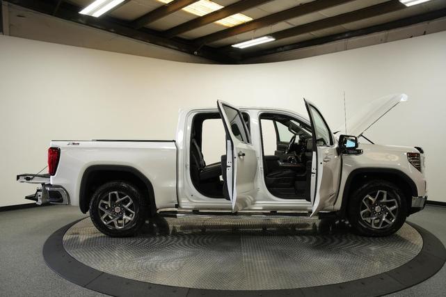 Photo of 2023 White Frost Tricoat GMC Sierra 1500
