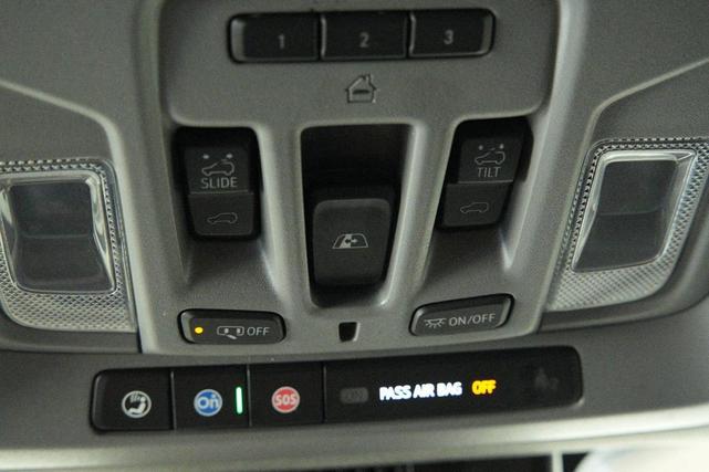 Photo of 2023 White Frost Tricoat GMC Sierra 1500