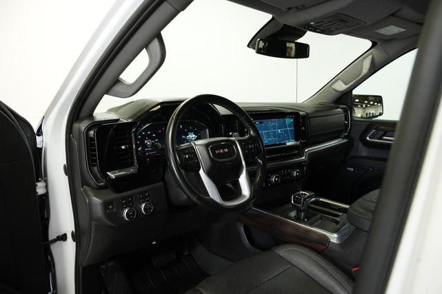Photo of 2023 White Frost Tricoat GMC Sierra 1500