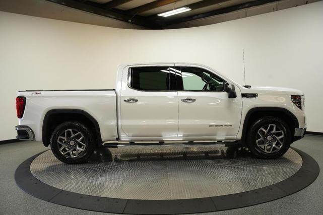 Photo of 2023 White Frost Tricoat GMC Sierra 1500