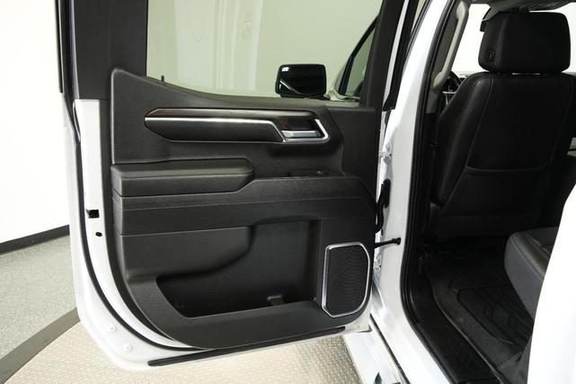 Photo of 2023 White Frost Tricoat GMC Sierra 1500