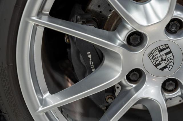 Photo of 2012 Platinum Silver Metallic Porsche 911