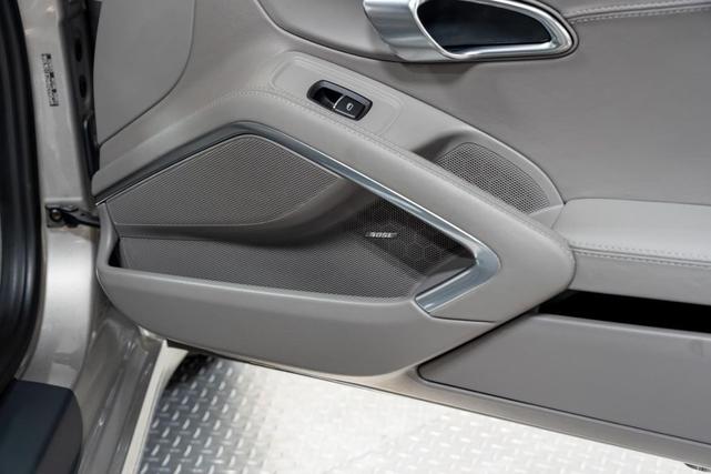 Photo of 2012 Platinum Silver Metallic Porsche 911