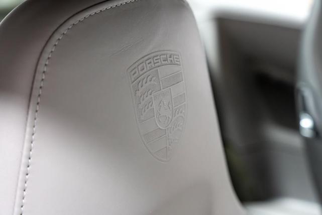 Photo of 2012 Platinum Silver Metallic Porsche 911