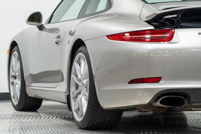 Photo of 2012 Platinum Silver Metallic Porsche 911