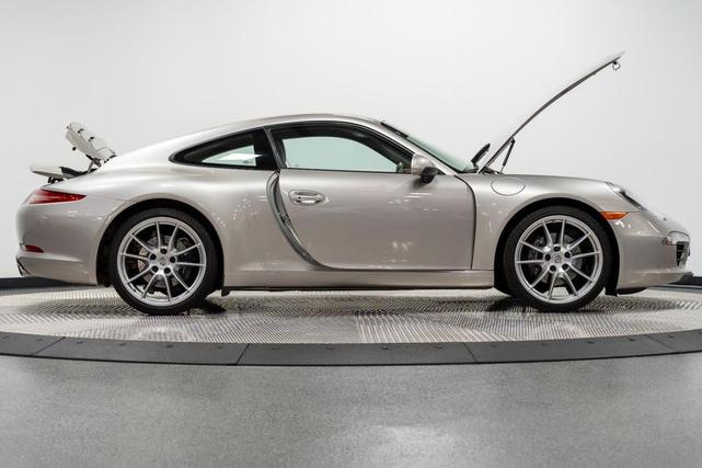 Photo of 2012 Platinum Silver Metallic Porsche 911