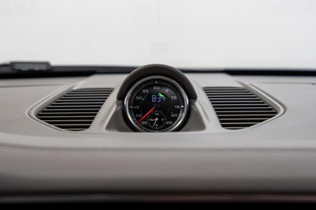 Photo of 2012 Platinum Silver Metallic Porsche 911