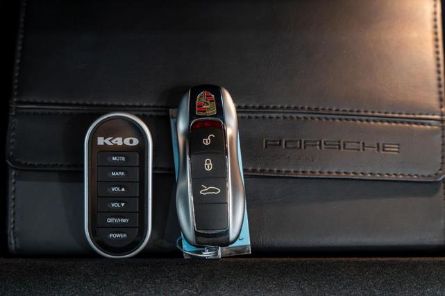 Photo of 2012 Platinum Silver Metallic Porsche 911