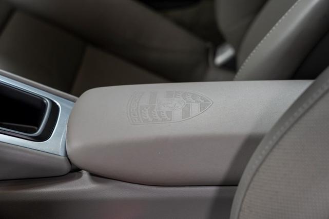 Photo of 2012 Platinum Silver Metallic Porsche 911