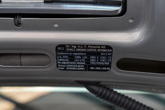 Photo of 2012 Platinum Silver Metallic Porsche 911
