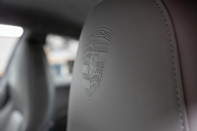 Photo of 2012 Platinum Silver Metallic Porsche 911