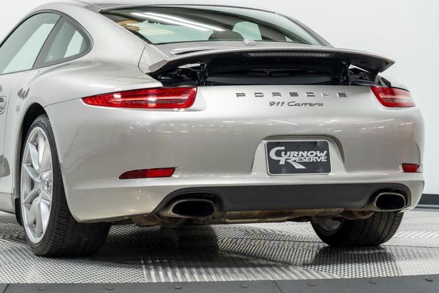 Photo of 2012 Platinum Silver Metallic Porsche 911