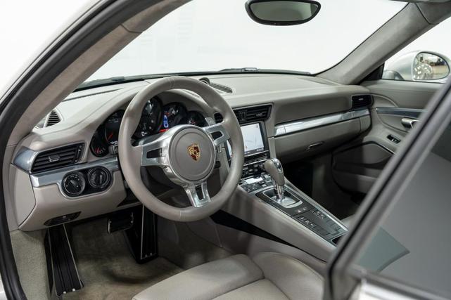 Photo of 2012 Platinum Silver Metallic Porsche 911