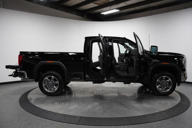 Photo of 2025 Onyx Black GMC Sierra 2500