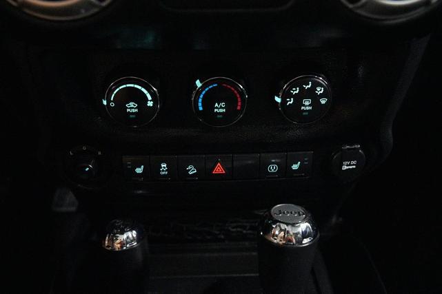 Photo of 2016 Granite Crystal Metallic Clearcoat Jeep Wrangler Unlimited