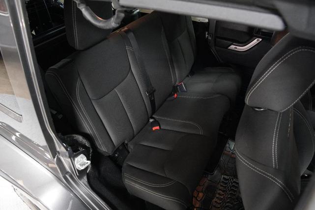Photo of 2016 Granite Crystal Metallic Clearcoat Jeep Wrangler Unlimited