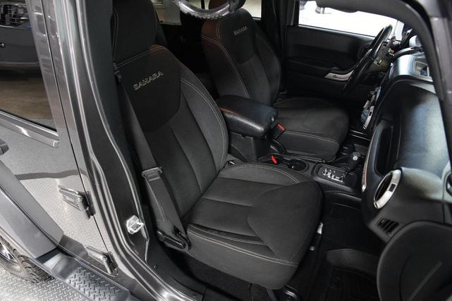 Photo of 2016 Granite Crystal Metallic Clearcoat Jeep Wrangler Unlimited