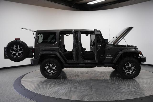 Photo of 2016 Granite Crystal Metallic Clearcoat Jeep Wrangler Unlimited