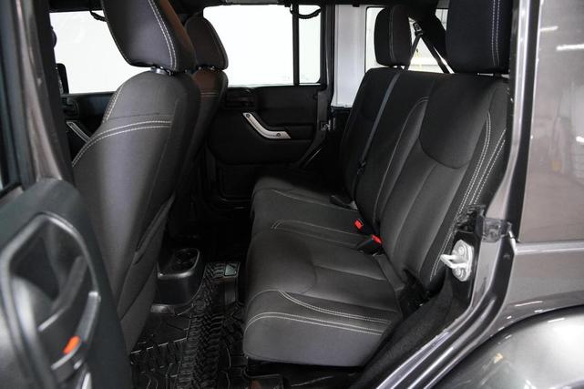 Photo of 2016 Granite Crystal Metallic Clearcoat Jeep Wrangler Unlimited
