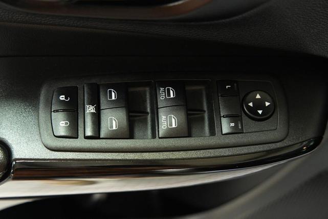 Photo of 2023 Bright White Clearcoat Jeep Cherokee