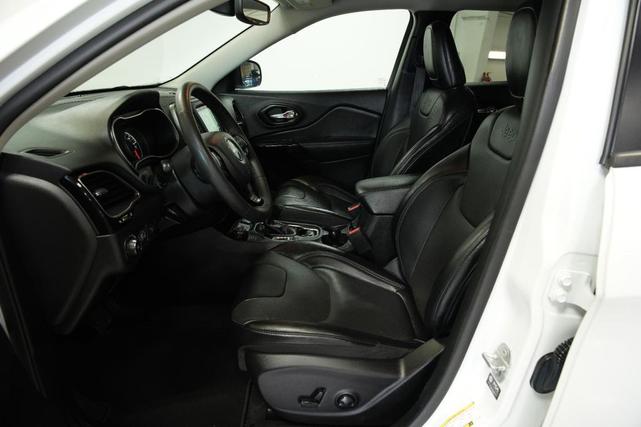 Photo of 2023 Bright White Clearcoat Jeep Cherokee