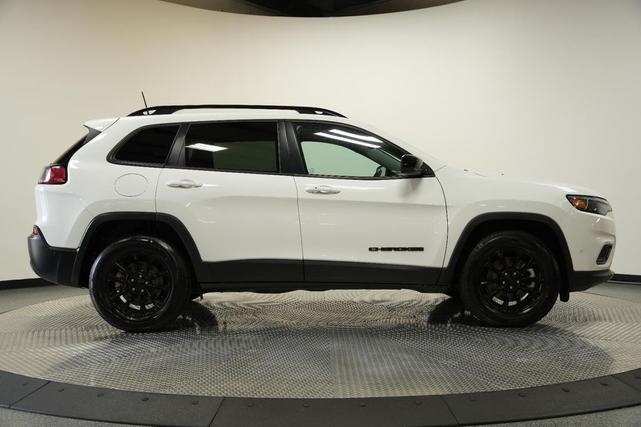 Photo of 2023 Bright White Clearcoat Jeep Cherokee