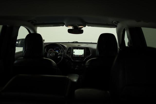 Photo of 2023 Bright White Clearcoat Jeep Cherokee