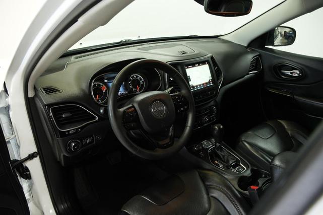 Photo of 2023 Bright White Clearcoat Jeep Cherokee