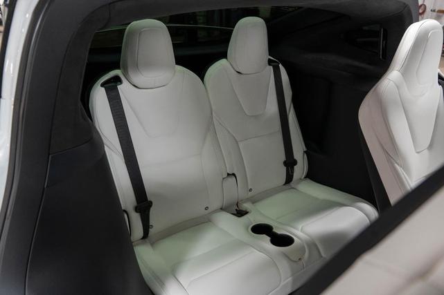 Photo of 2018 Pearl White Multi-Coat Tesla Model X