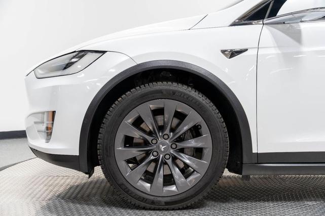 Photo of 2018 Pearl White Multi-Coat Tesla Model X