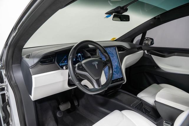 Photo of 2018 Pearl White Multi-Coat Tesla Model X