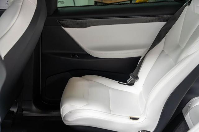 Photo of 2018 Pearl White Multi-Coat Tesla Model X
