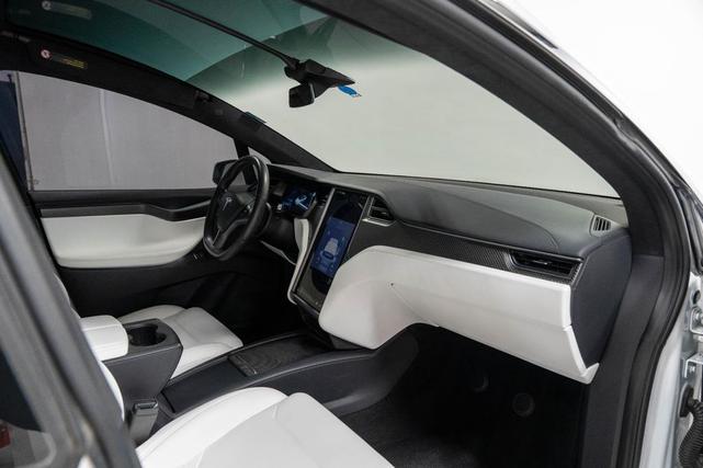 Photo of 2018 Pearl White Multi-Coat Tesla Model X