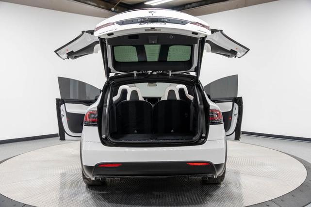 Photo of 2018 Pearl White Multi-Coat Tesla Model X
