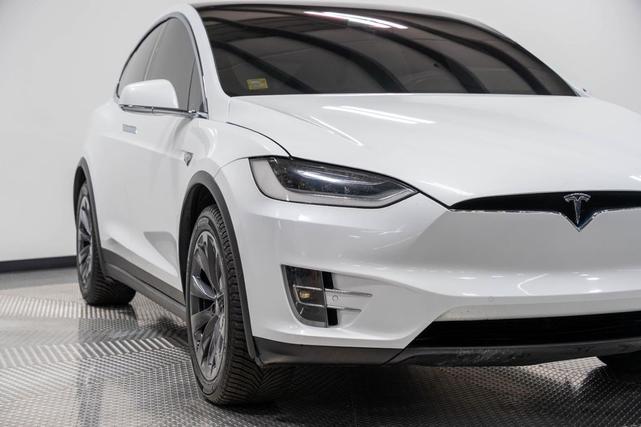Photo of 2018 Pearl White Multi-Coat Tesla Model X