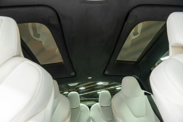 Photo of 2018 Pearl White Multi-Coat Tesla Model X