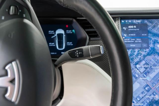 Photo of 2018 Pearl White Multi-Coat Tesla Model X