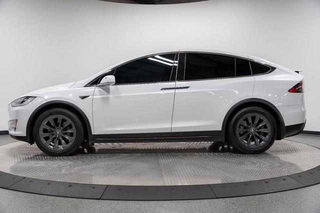 Photo of 2018 Pearl White Multi-Coat Tesla Model X