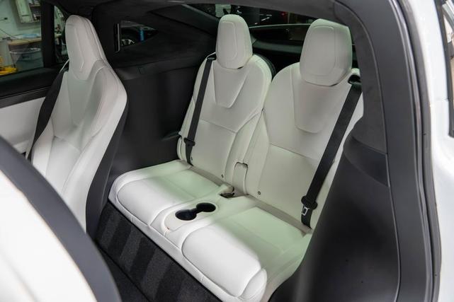 Photo of 2018 Pearl White Multi-Coat Tesla Model X
