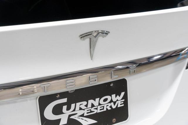Photo of 2018 Pearl White Multi-Coat Tesla Model X