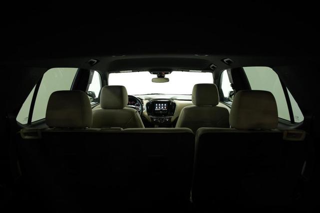 Photo of 2023 Mosaic Black Metallic Chevrolet Traverse