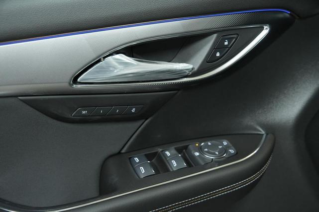Photo of 2025 Ebony Twilight Metallic Buick Envision