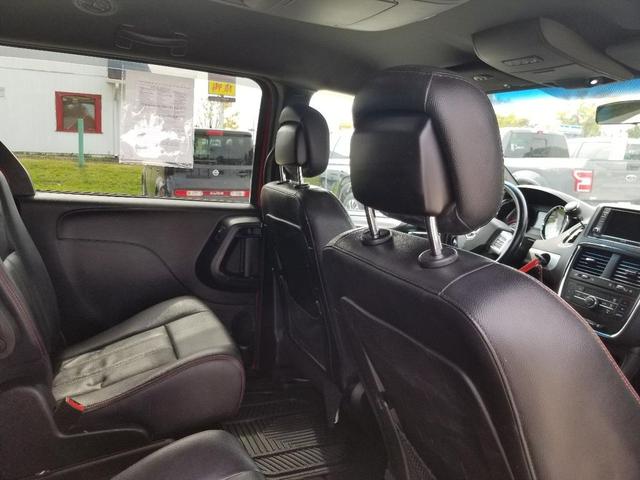 Photo of 2016 Red Dodge Grand Caravan