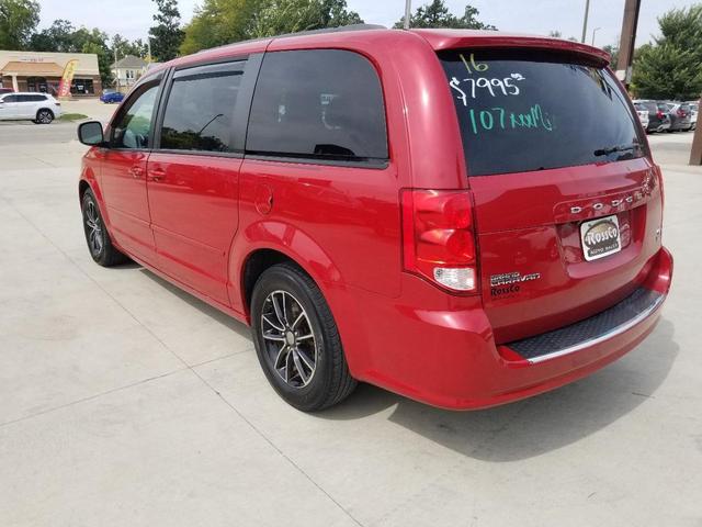 Photo of 2016 Red Dodge Grand Caravan