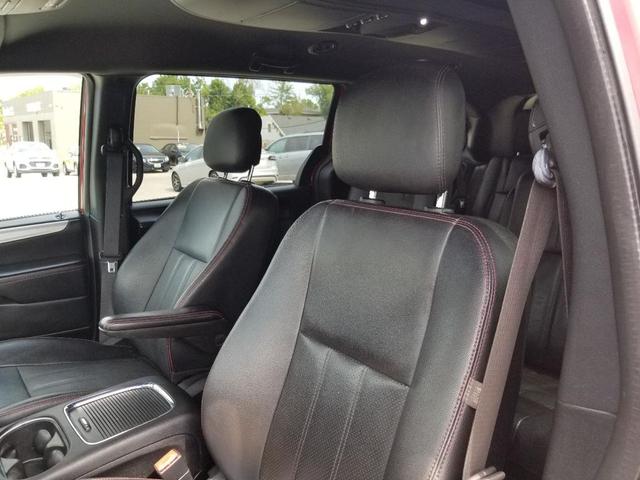 Photo of 2016 Red Dodge Grand Caravan