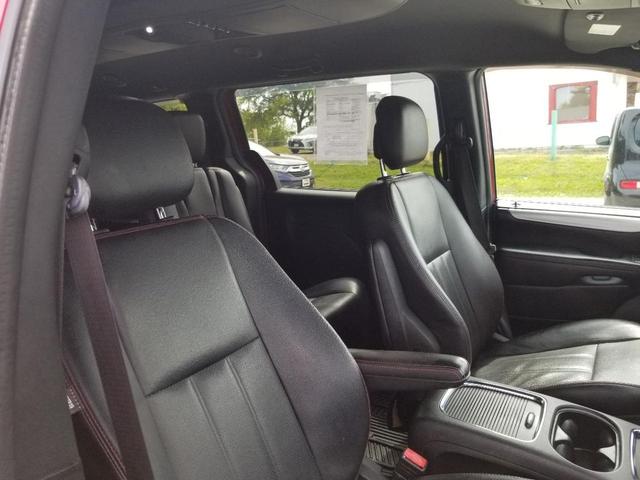 Photo of 2016 Red Dodge Grand Caravan