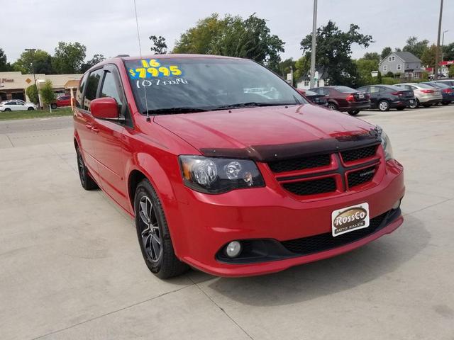 Photo of 2016 Red Dodge Grand Caravan