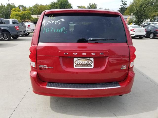 Photo of 2016 Red Dodge Grand Caravan