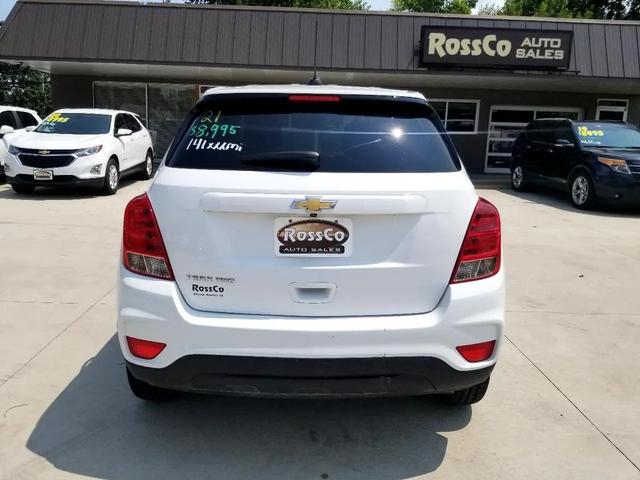 Photo of 2021 Summit White Chevrolet Trax