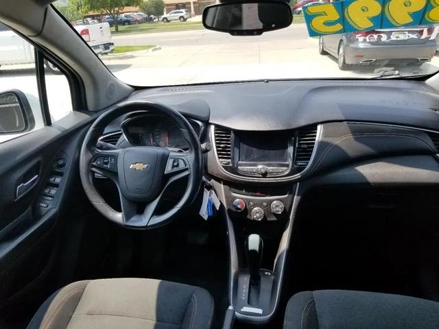 Photo of 2021 Summit White Chevrolet Trax